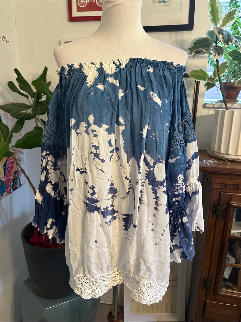 Surf Gypsy Blue and White Off-Shoulder Tie-Dye Tunic Small